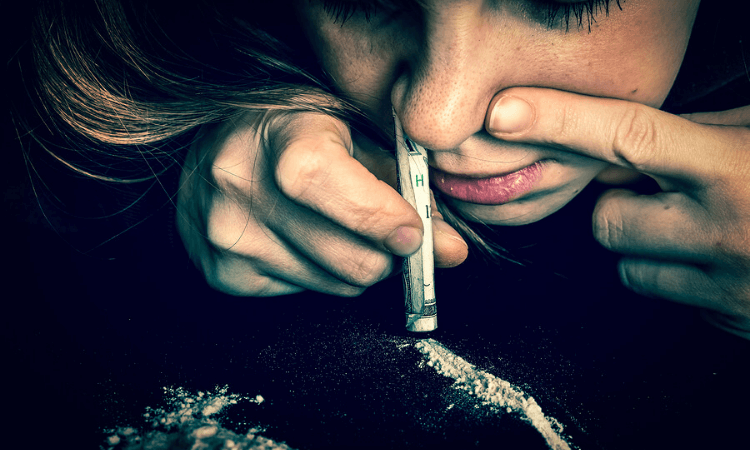 signs of cocaine addiction